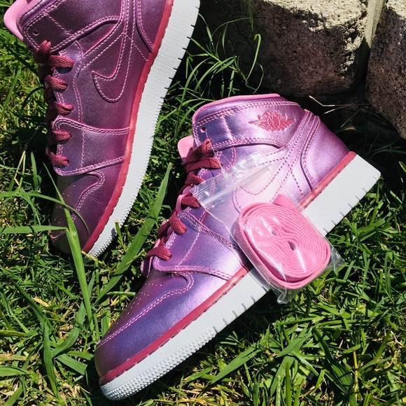 AIR JORDAN 1 MID “PINK RISE” - Picture 3 of 8